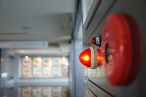 Lắp đặt hệ thống đèn báo cháy tự động chung cư